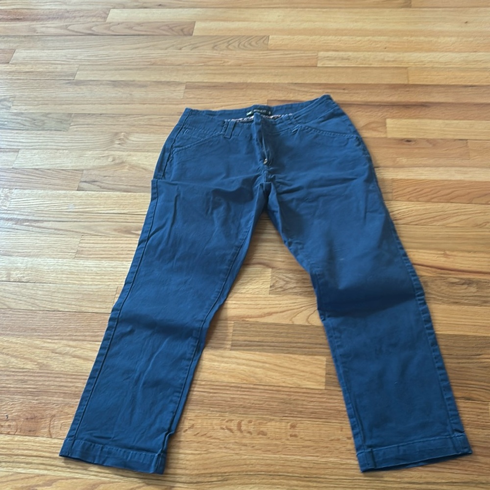 Lee capris